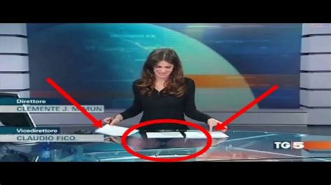 costanza calabrese desk|TV presenter wardrobe fail: Spanish presenter’s。